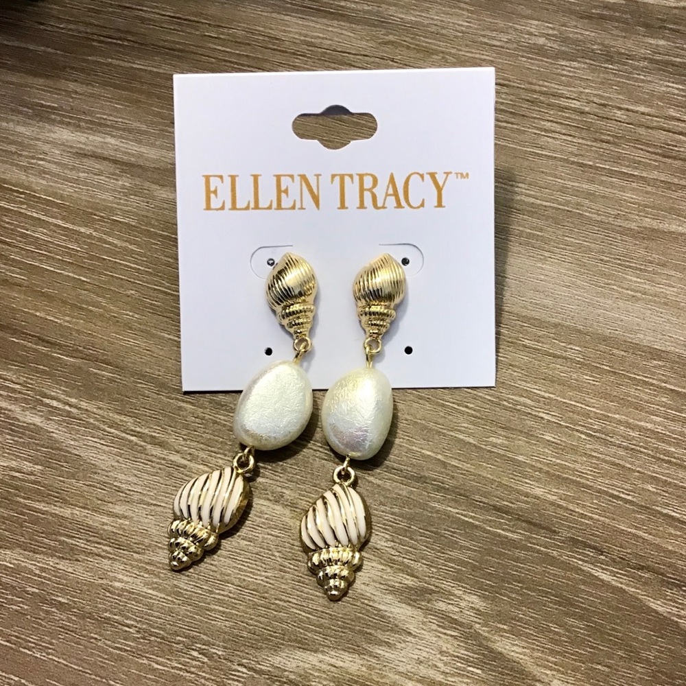 ELLEN TRACY seashell earrings